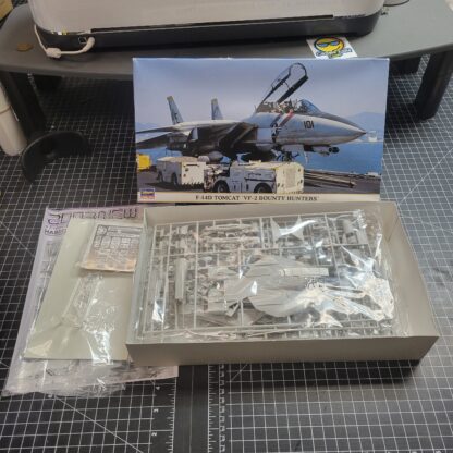 Vintage Model, F-14D Tomcat "VF-2 Bounty Hunters" -2003